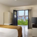 desire-riviera-deluxe-room-ocean-01-1200×900-700×500